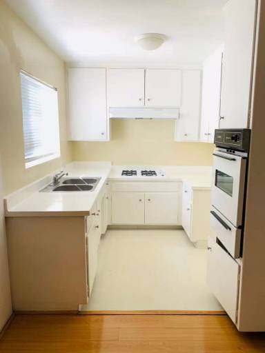 Main picture of 2102 W 157th St