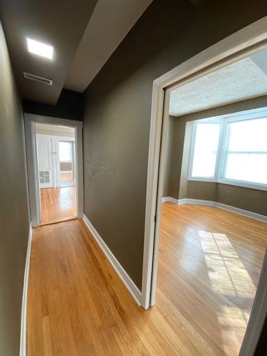 Main picture of 144 W Henry St