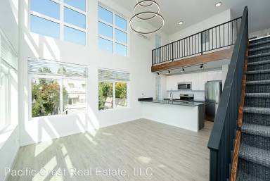 Main picture of 1720 14th Ave