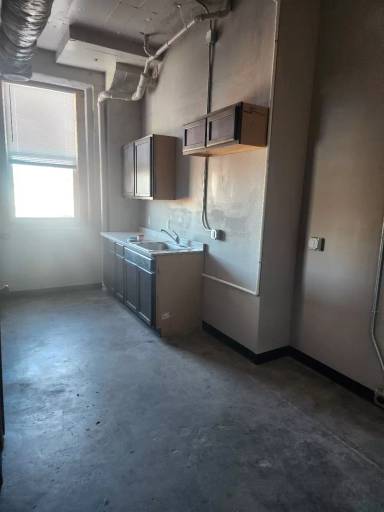 Main picture of 527 S Main St