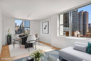 Main picture of 21 W 60th St