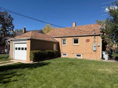 Main picture of 109 W 3rd Ave