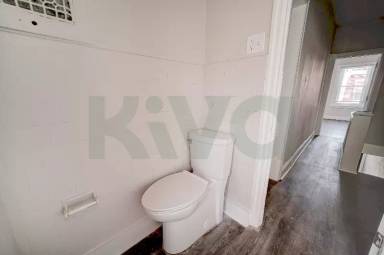 Main picture of 6014 Yocum St