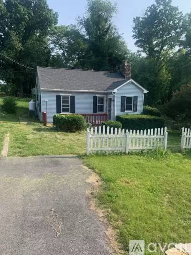 Main picture of 23 Fairview Ave