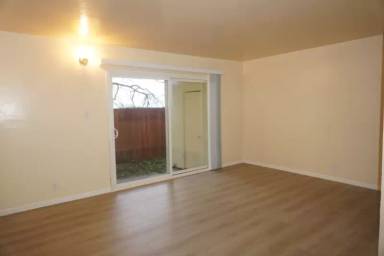 Main picture of 35 Alan Ct