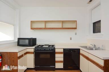 Main picture of 1309 W Newport Ave