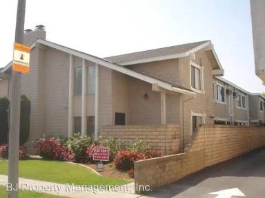 Main picture of 3572 Howard Ave