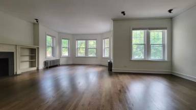 Main picture of 1406 W Thorndale Ave