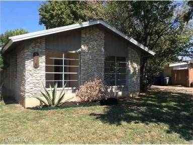 Main picture of 2708 Saint Edwards Cir