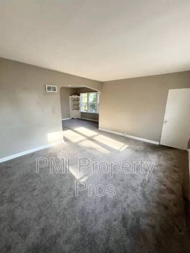 Main picture of 3154B N 12th St