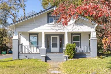 Main picture of 2320 Eufaula Ave