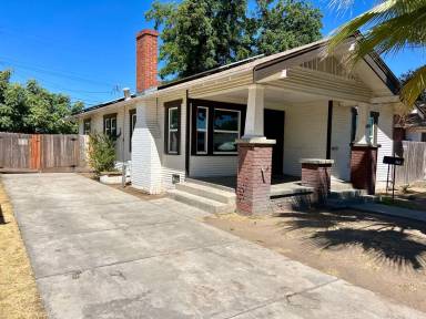 Main picture of 1321 N Calaveras St