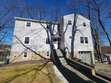 Main picture of 80 Allen St