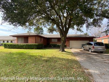 Main picture of 904 Emerson Dr