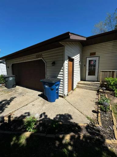 Main picture of 2229 Crary St