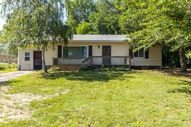 Main picture of 1303 W 9th St