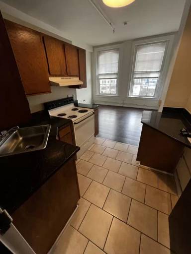Main picture of 10 S 14th St