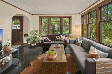 Main picture of 2226 E Louisa St