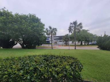 Main picture of 7079 N Holiday Dr