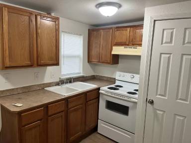 Main picture of 313 N Valley St
