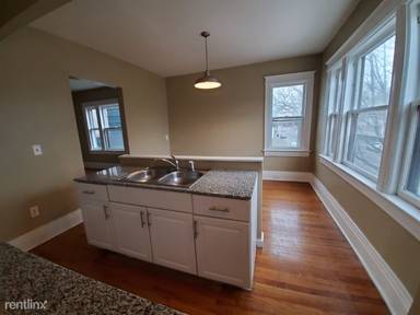 Main picture of 1533 E Main St