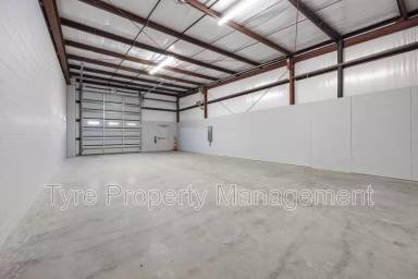 Main picture of 3945 Lee St