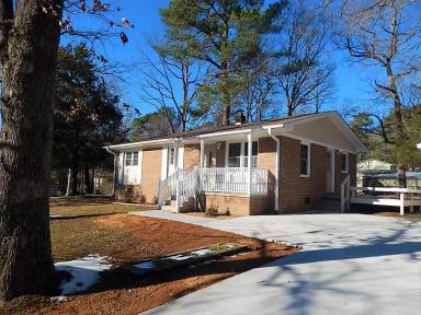 Main picture of 633 Shannon Dr