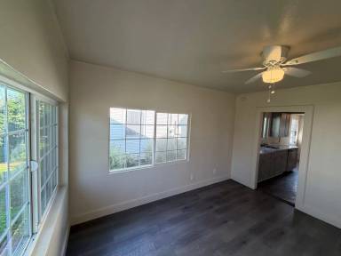 Main picture of 1055 54th St