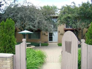 Main picture of 2655 E Maple Rd