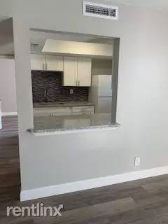 Main picture of 886 S Nova Rd