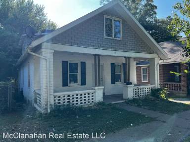 Main picture of 114 SW End Blvd