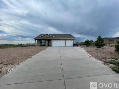 Main picture of 950 E Blackstone Dr