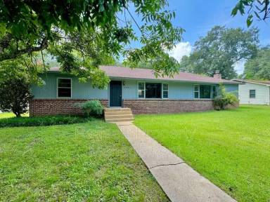 Main picture of 3901 Wood St