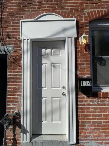 Main picture of 114 S Chapel St