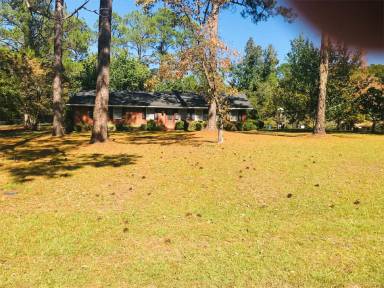 Main picture of 306 Lewis Dr