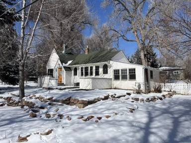 Main picture of 405 Kalmia Ave
