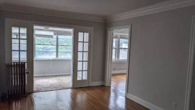Main picture of 129 E 46th St