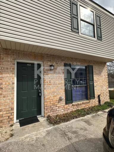 Main picture of 100 Winchester Dr