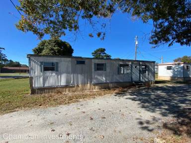 Main picture of 2218 S Post Rd
