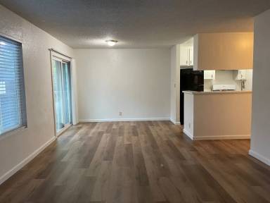 Main picture of 5800 Traffic Way
