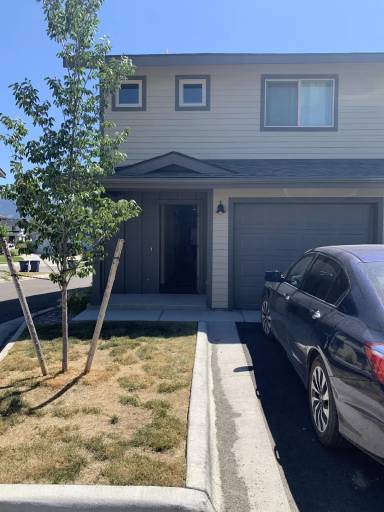 Main picture of 3241 Fen Way