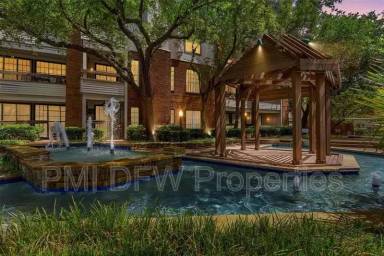 Main picture of 1720 NE Green Oaks Blvd