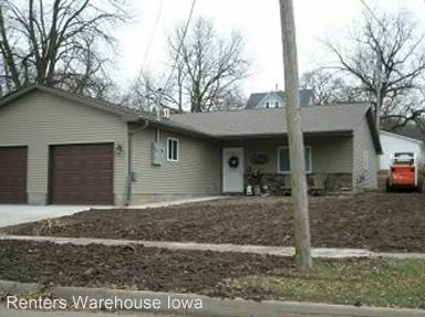 Main picture of 217 E Front St