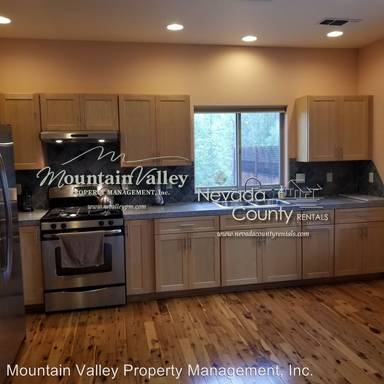 Main picture of 15011 Little Greenhorn Rd