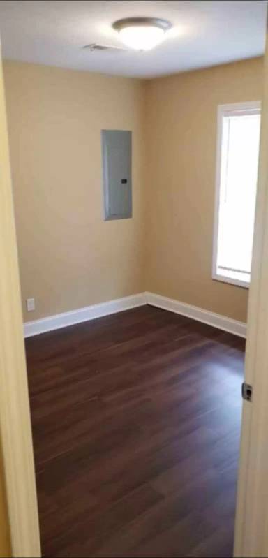 Main picture of 418 Hughes St