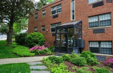 Main picture of 1215 N Scott St