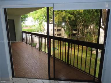 Main picture of Calussa Club Village Condo