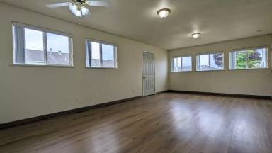 Main picture of 2955 Lowell St