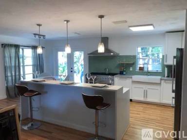 Main picture of 3355 SW 22nd St