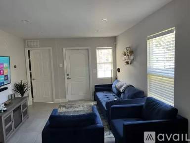 Main picture of 3226 Greenwood Ave